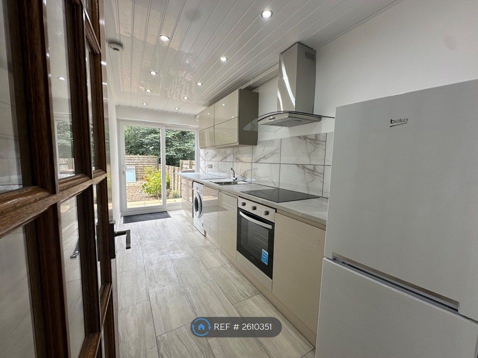 Property photo 1 of 20 Kitchen