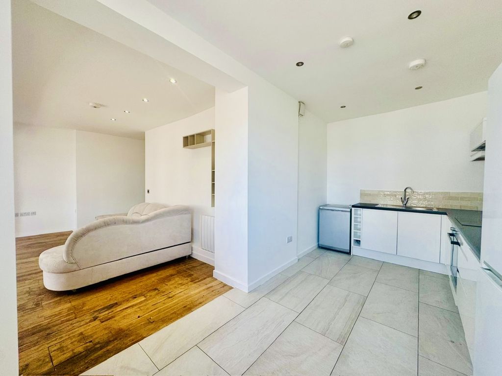 Property photo 3 of 9 F875Cb1c-4594-4249-83Ad-Edb30c4F6cd2