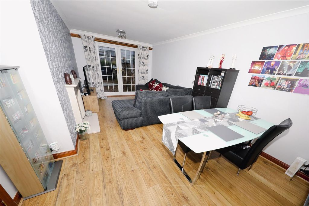 Property photo 3 of 14 c