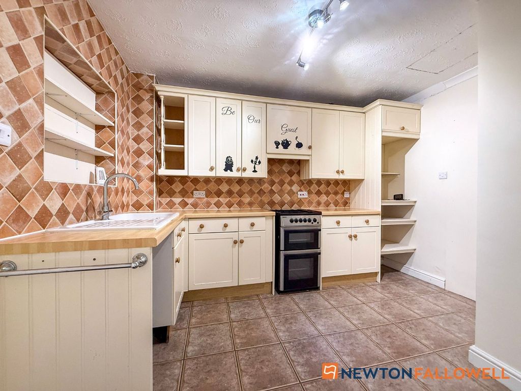 Property photo 2 of 22 Kitchen 1