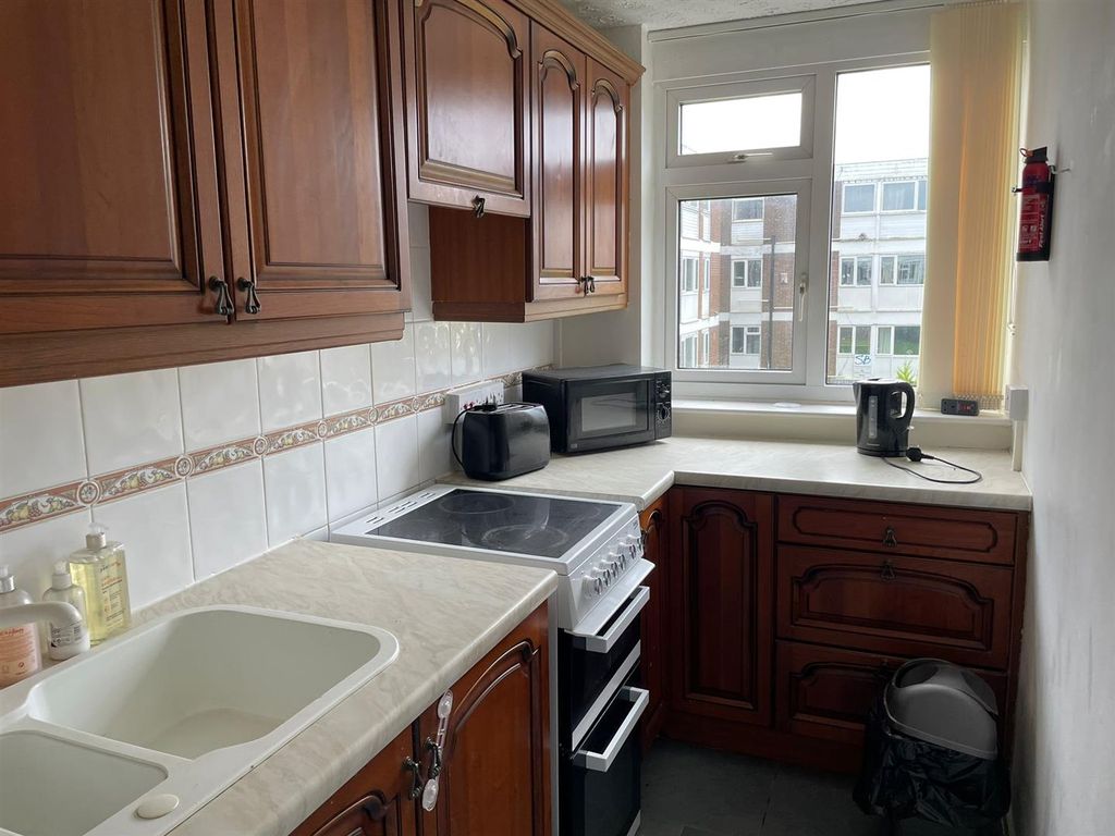 Property photo 3 of 12 6.Jpg