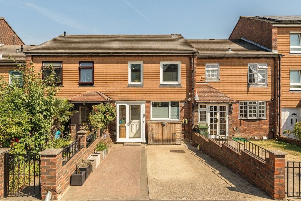 Property photo 1 of 11