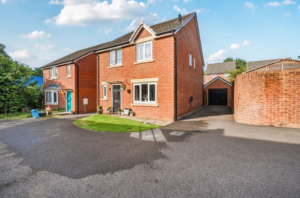 Property photo 1 of 27 13117722685119Da50A72