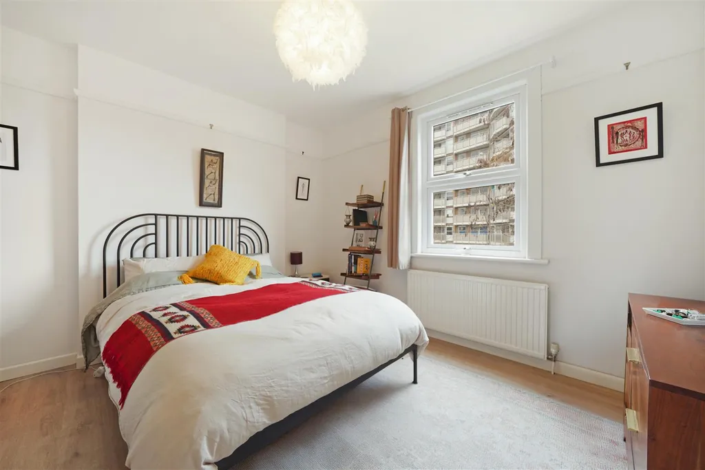 Apartment in London, London Borough of Tower Hamlets - More