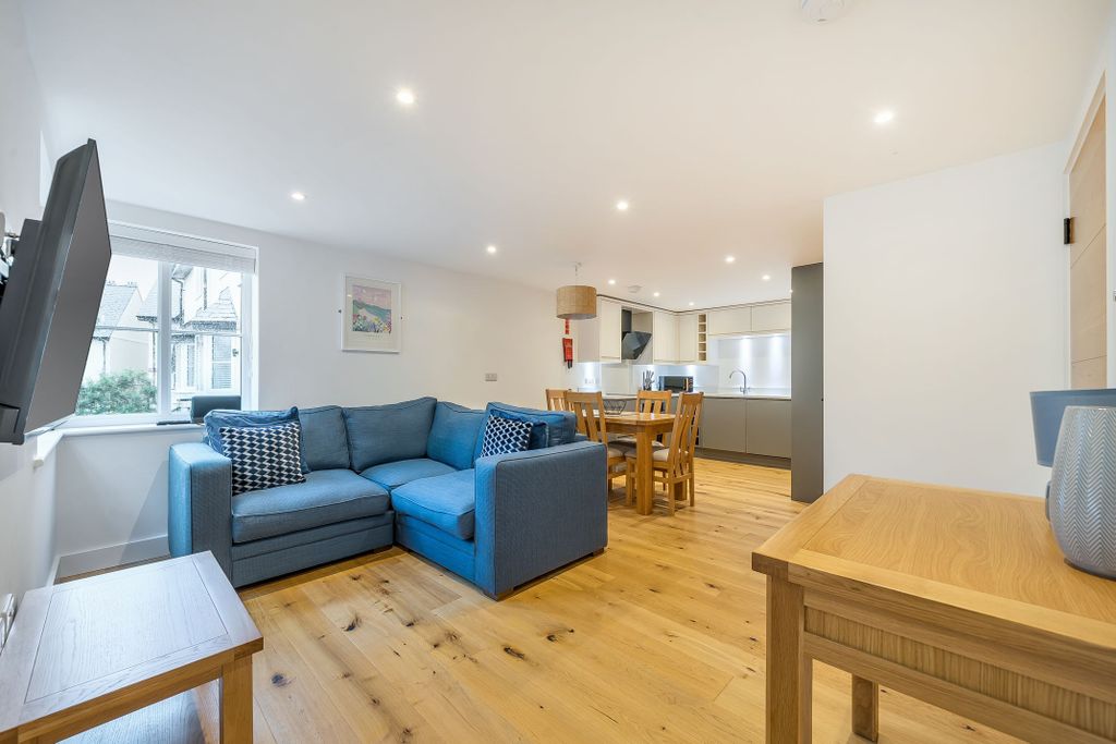 Property photo 2 of 12 Photo 2