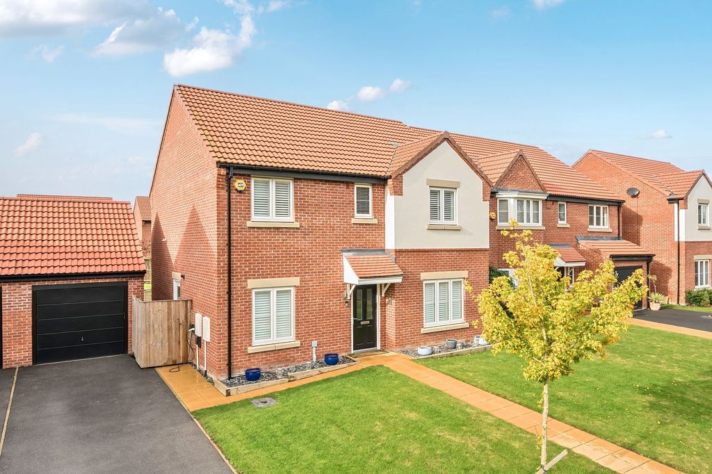 Property photo 1 of 24