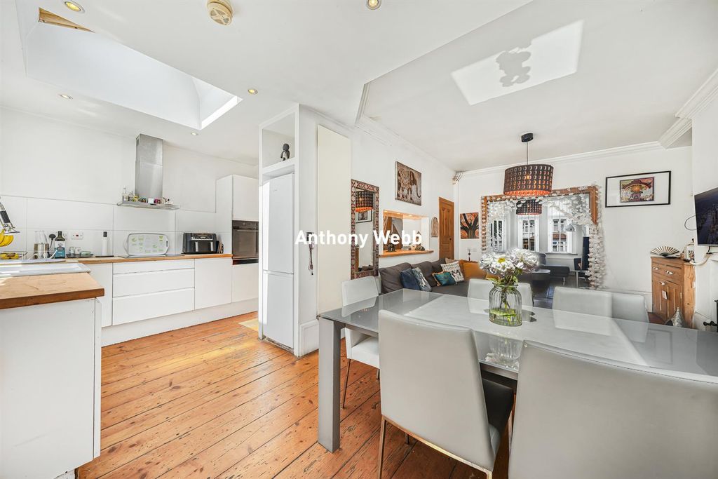 Property photo 2 of 29 Kitchen/Dining Room