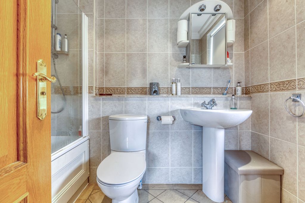 Additional image 19 of 3 bed flat for saleApartment 4 La Rocquaise, St Brelade JE3