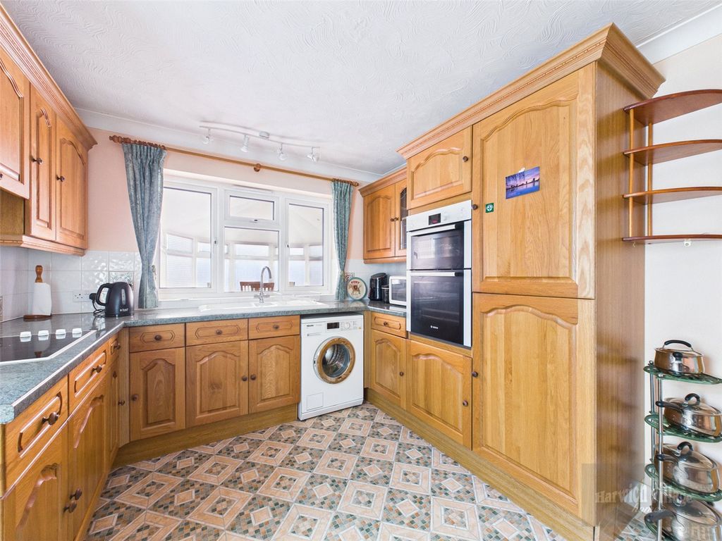 Property photo 3 of 20 Picture 3