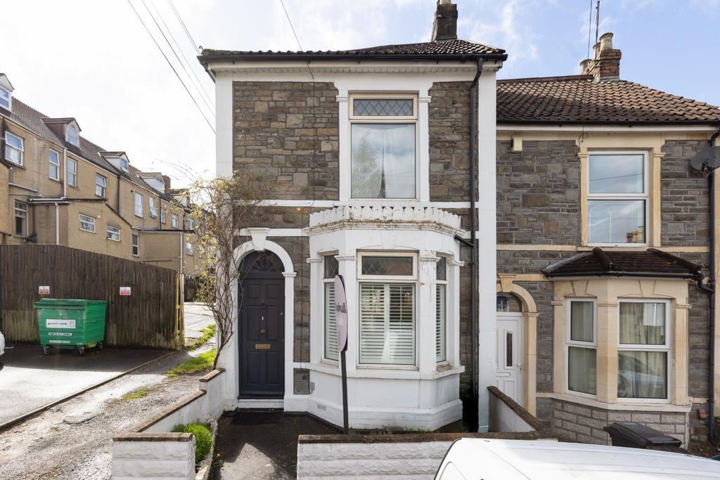 Property photo 2 of 37 1 Orchard Road, Bs5-35.Jpg