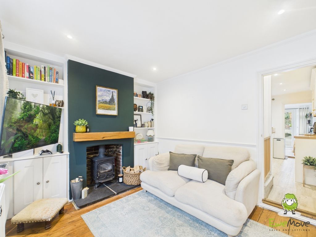 Property photo 2 of 16 Ewemove Estate Agents Basingstoke - The Street