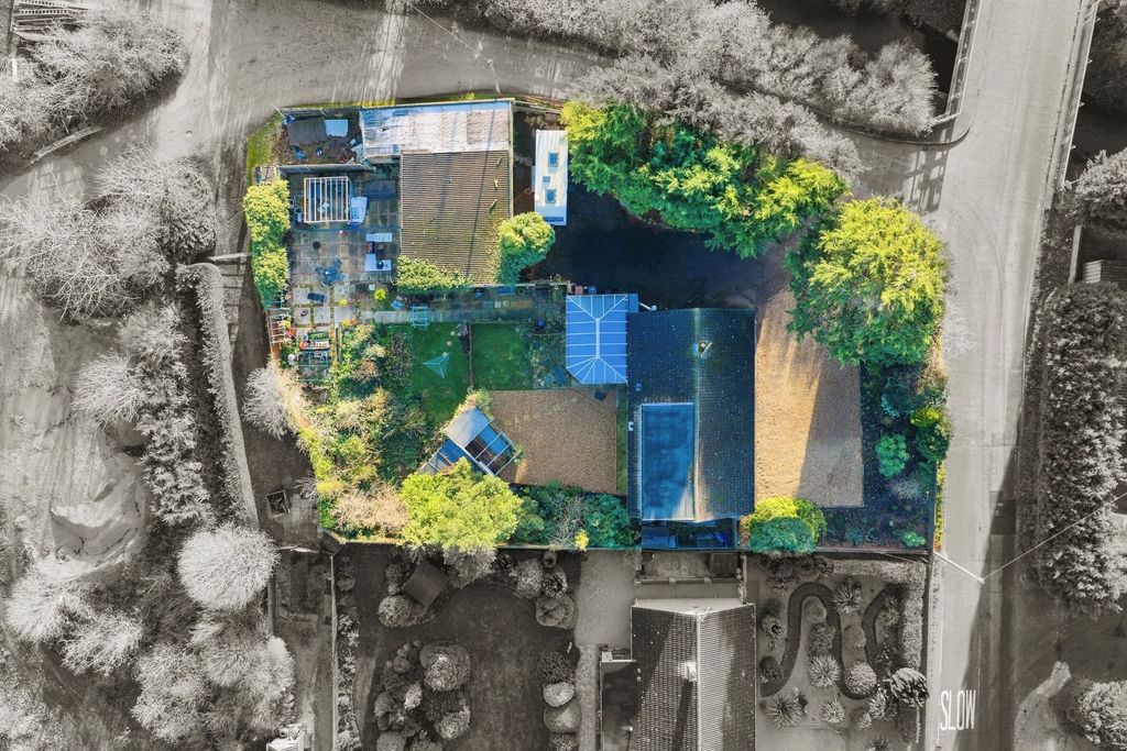 Property photo 3 of 37