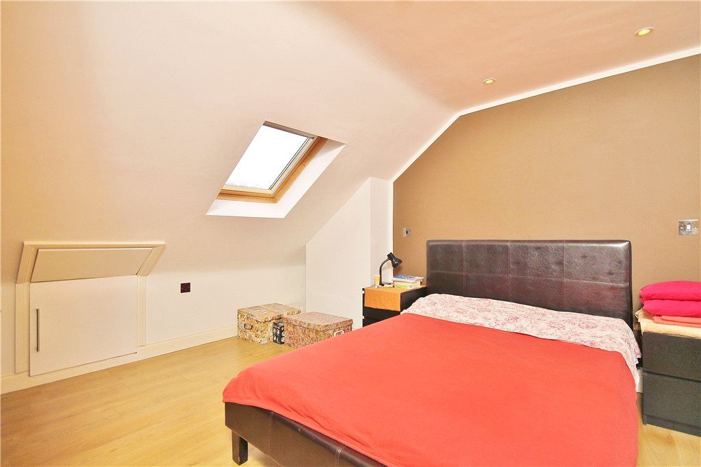 Property photo 3 of 9 Bedroom