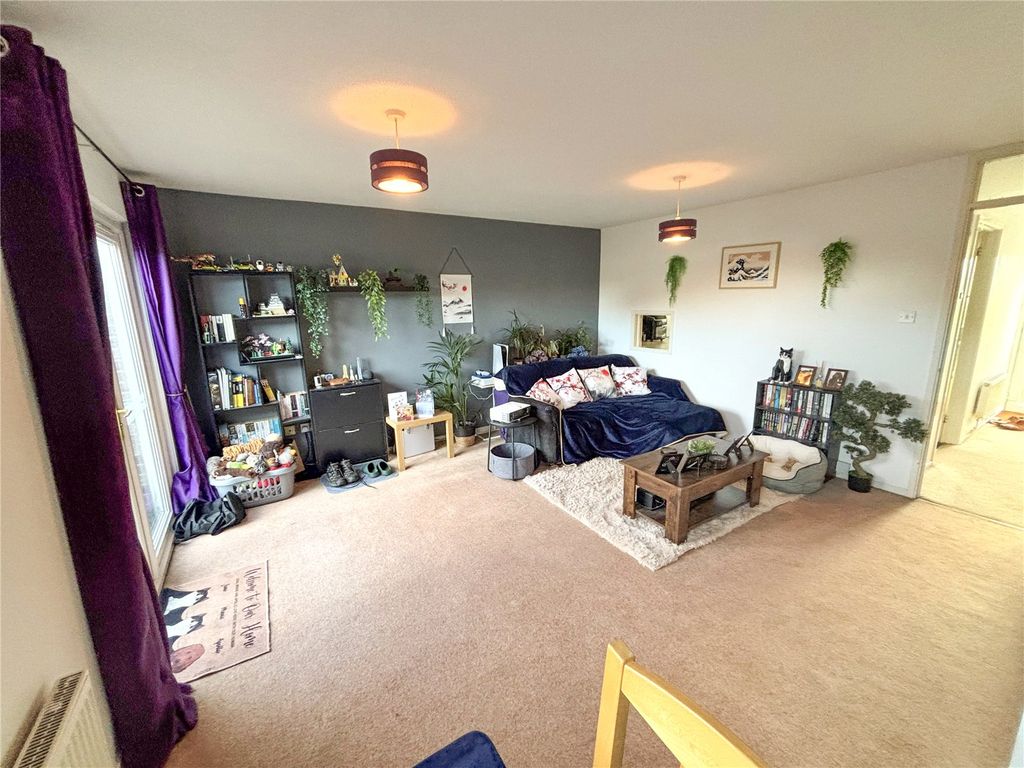 Property photo 3 of 8 Picture No. 22