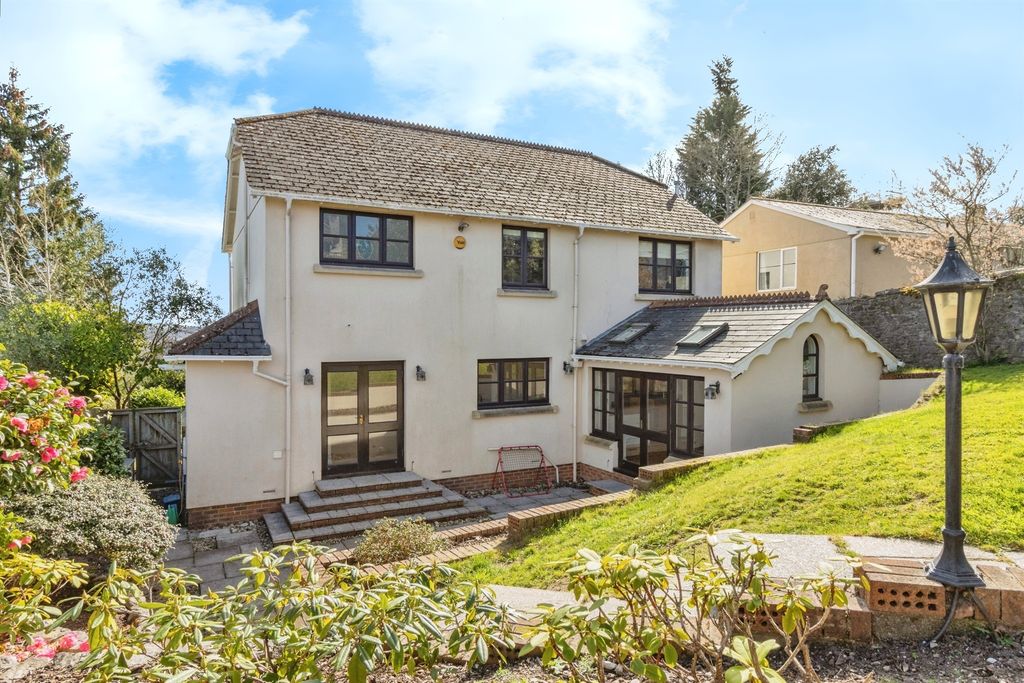 Property photo 2 of 22