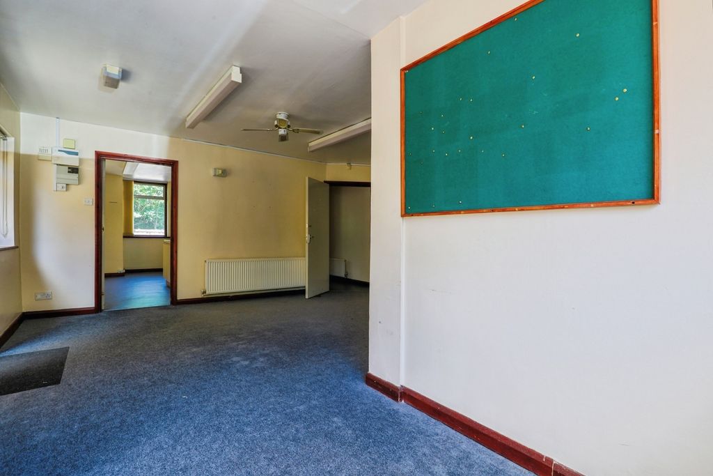 Property photo 2 of 16 Pbox-Img.Jpg