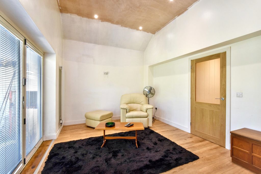 Property photo 2 of 14 Image 1