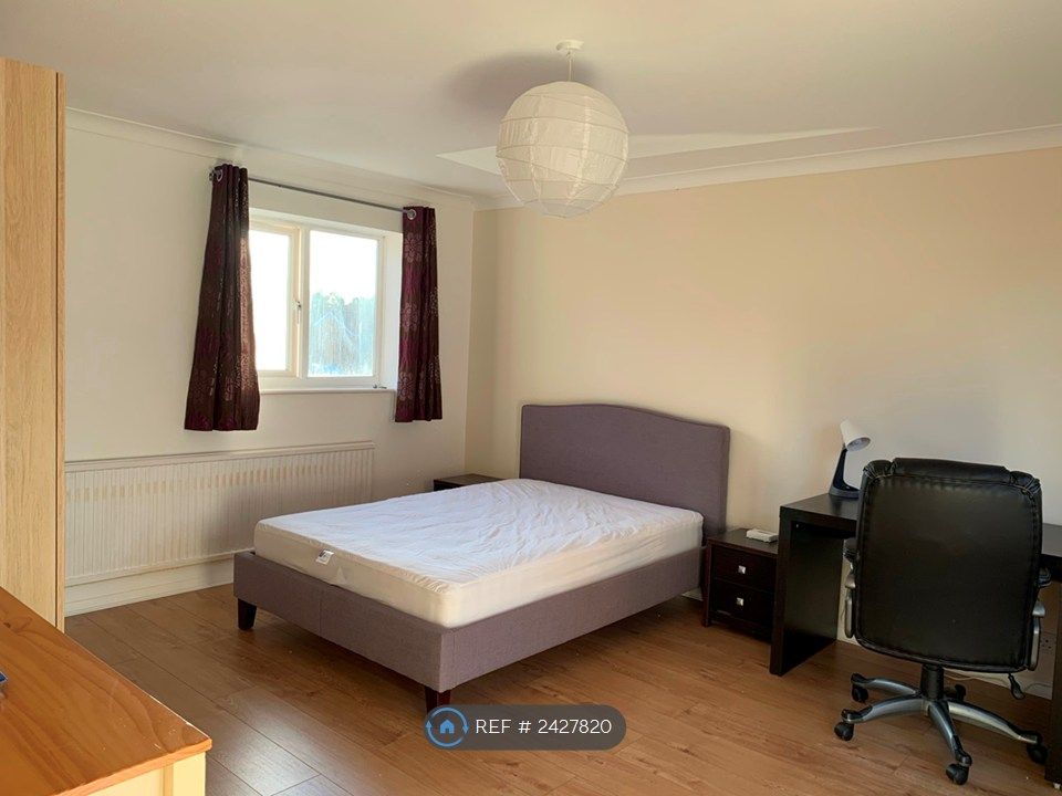 Property photo 2 of 7 Downstairs Bedroom