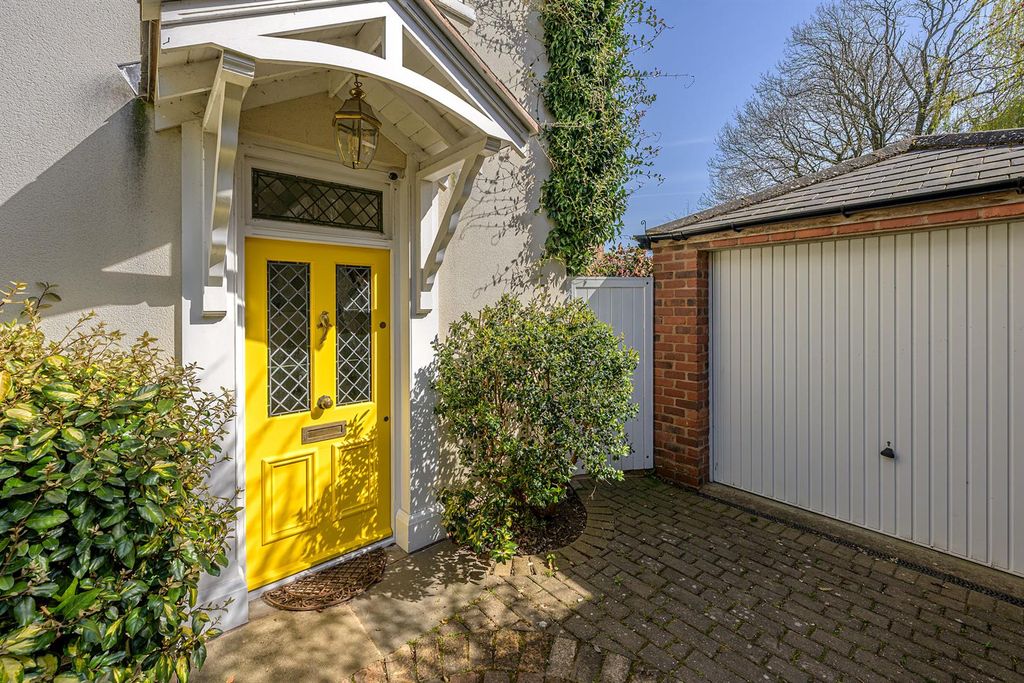 Property photo 2 of 51