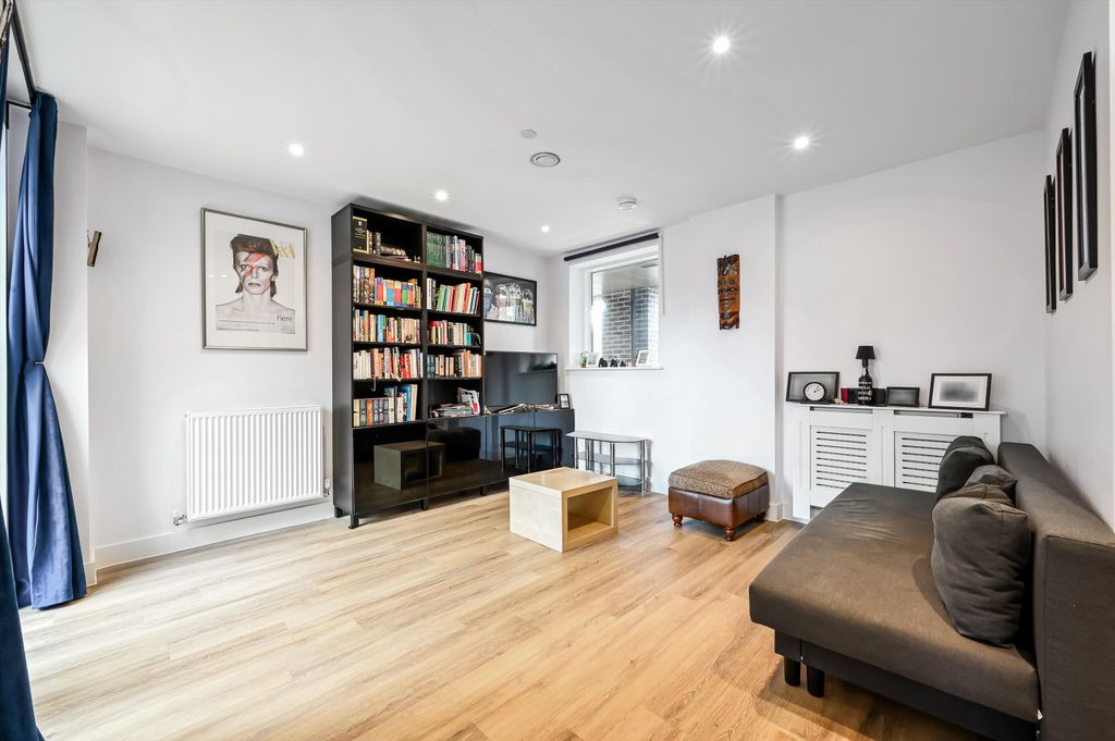 Property photo 1 of 12 Image