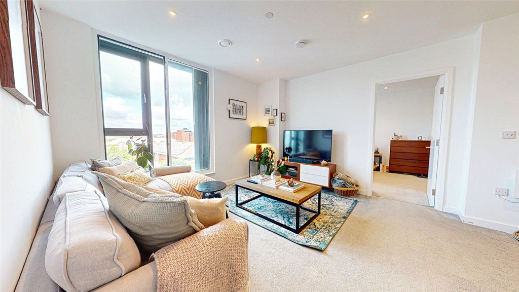 Property photo 3 of 12 Picture No. 05