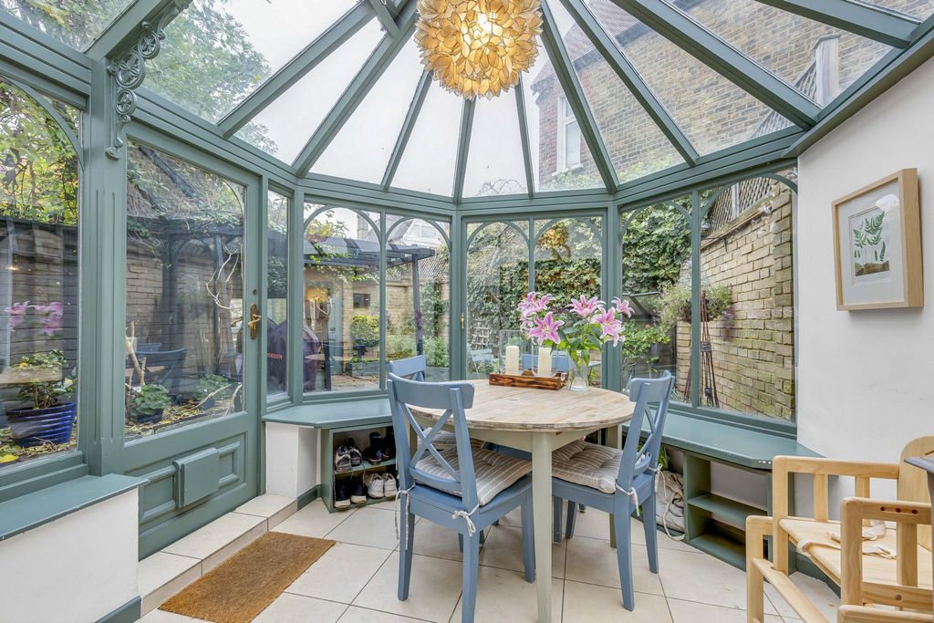 Property photo 3 of 9 Photo 3