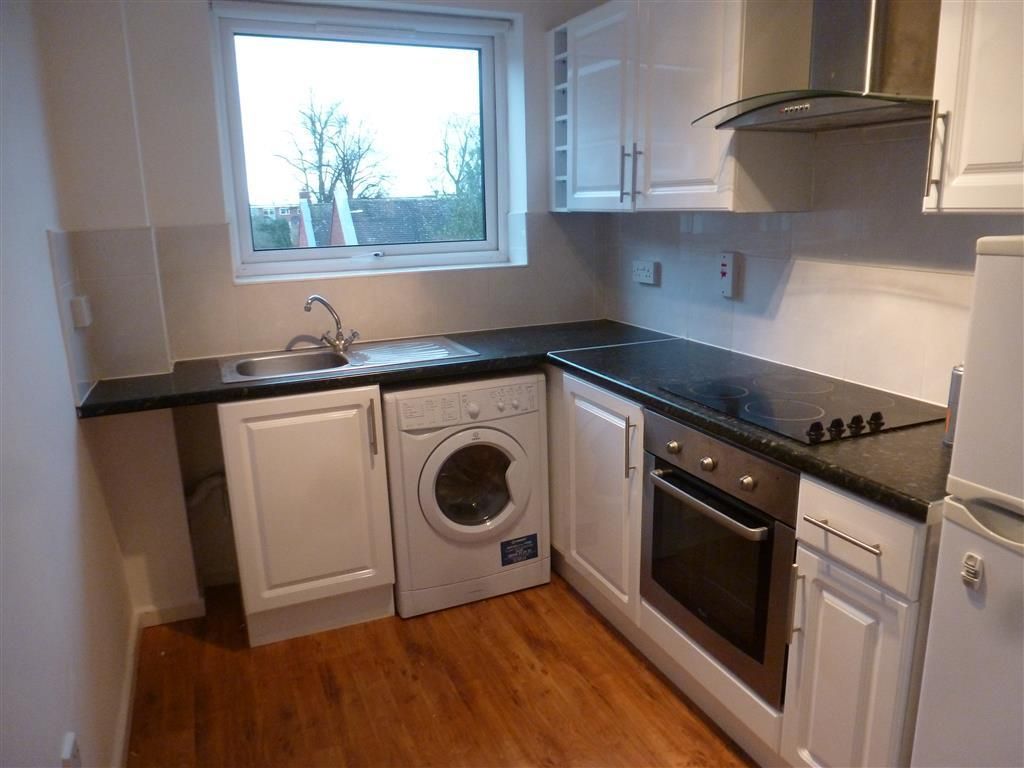 Property photo 3 of 7 Kitchen