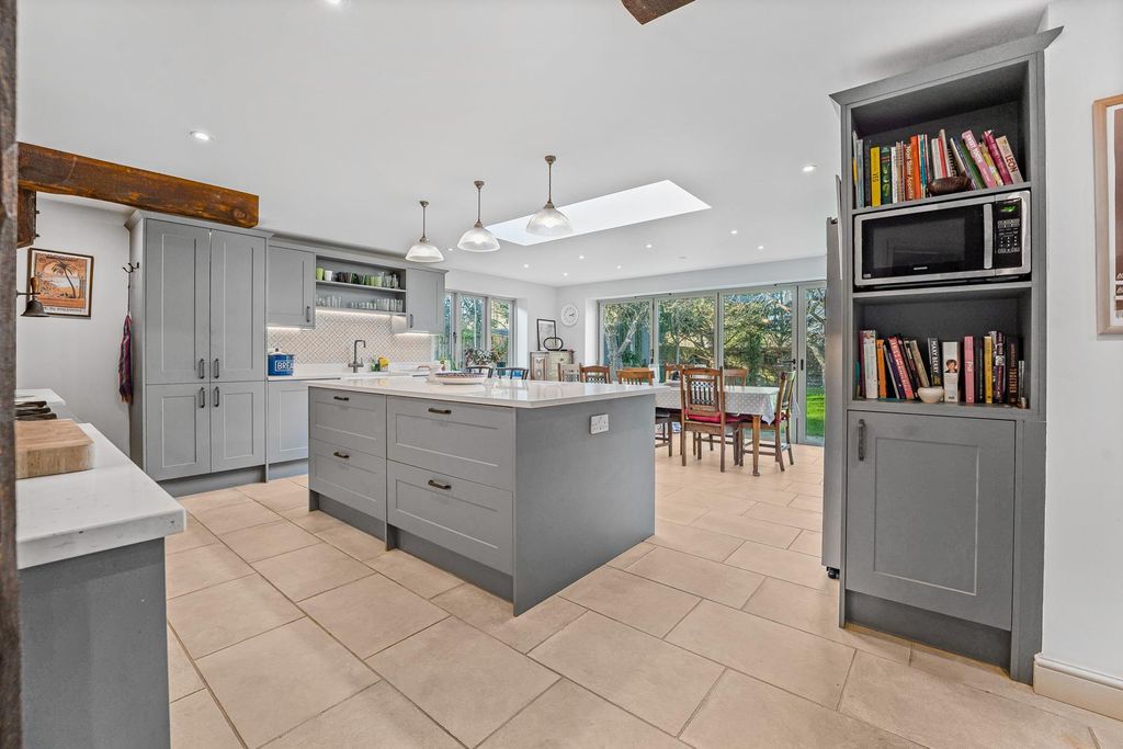 Property photo 2 of 15 11 Shipton Road-33.Jpg