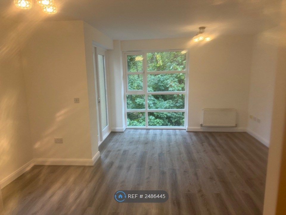 Property photo 1 of 9 Living Room