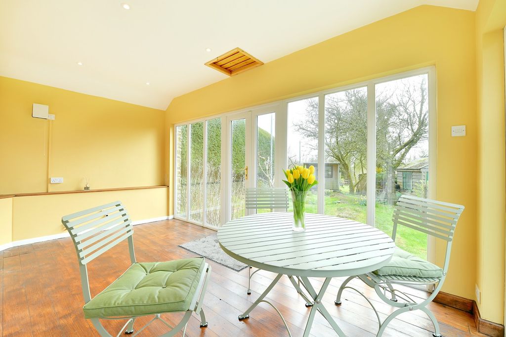 Property photo 3 of 33 Sun Room