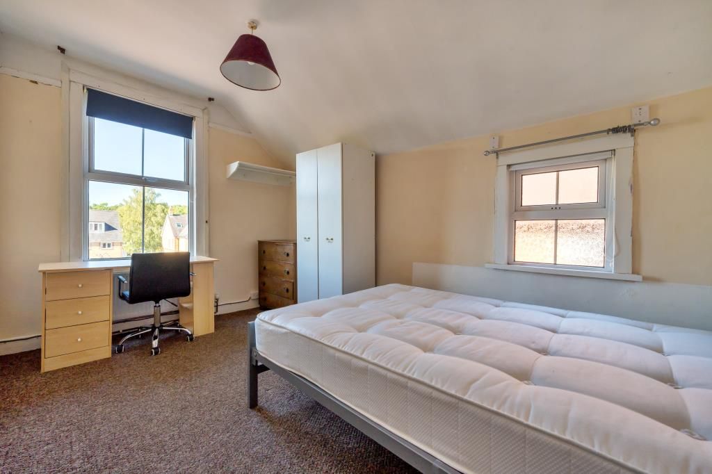 Property photo 3 of 10 Bedroom