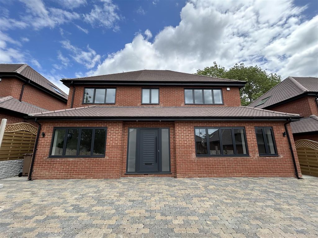 Property photo 1 of 24 Exterior: