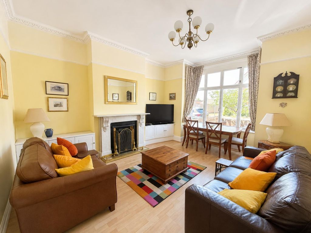 Property photo 2 of 13 11.Png