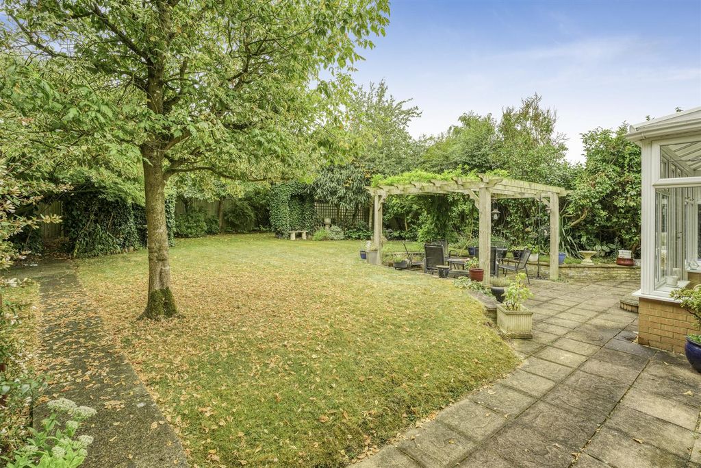 Property photo 3 of 33