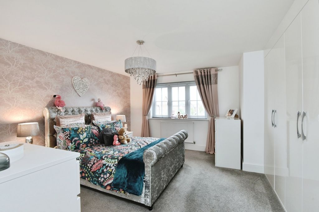 Property photo 3 of 23 Photo