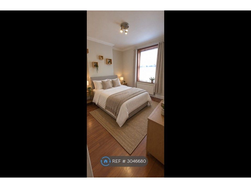 Property photo 3 of 7 Master Bedroom