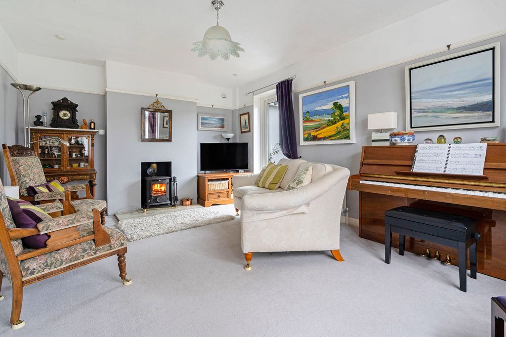 Property photo 3 of 13 Sitting Room
