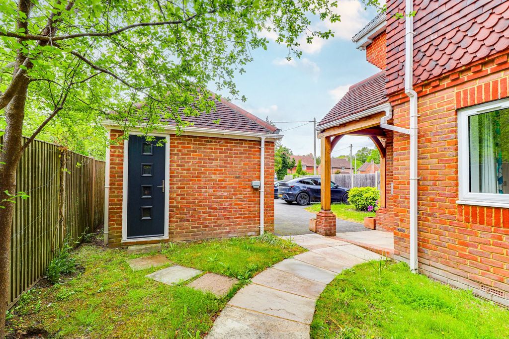 Property photo 3 of 22 Picture No. 04