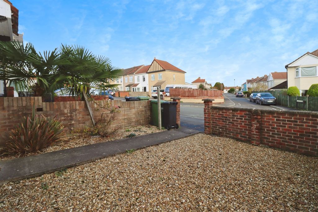 Property photo 3 of 18