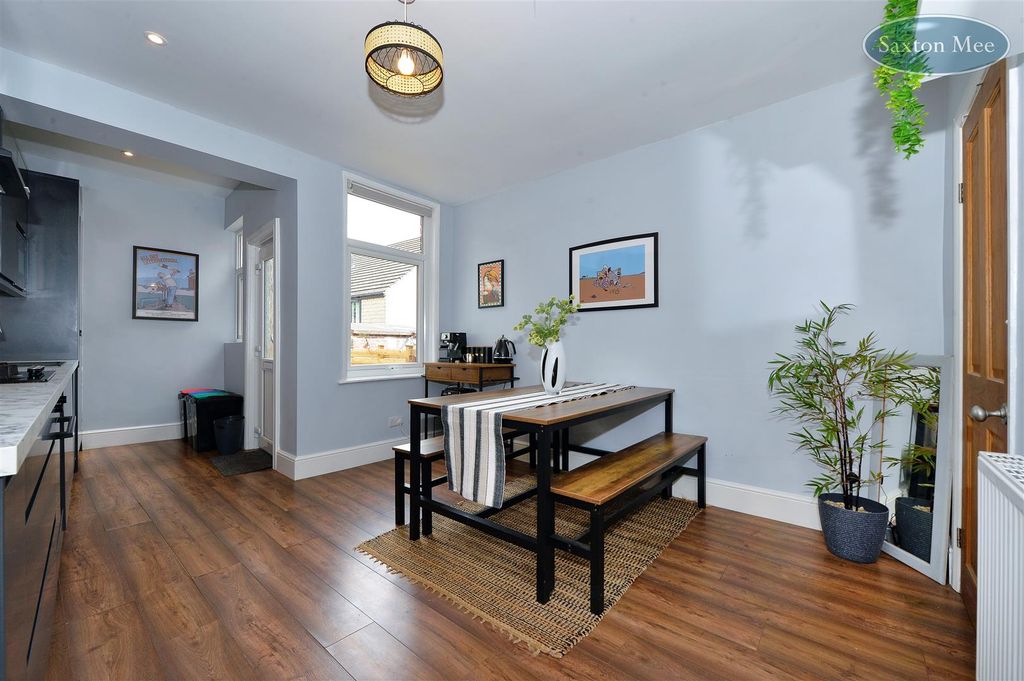 Property photo 2 of 24 150 Lydgate Lane - Dining Room 689.Jpg