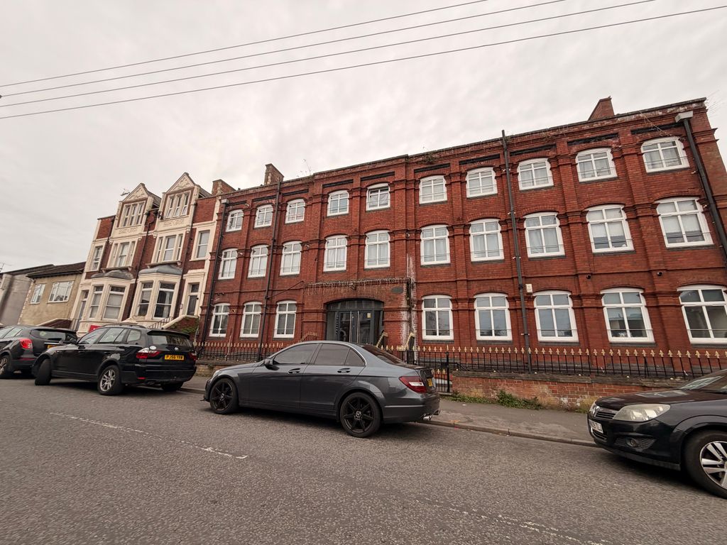 Property photo 1 of 5