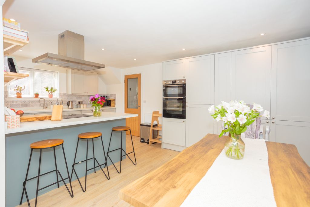 Property photo 2 of 42 Kitchen/Diner