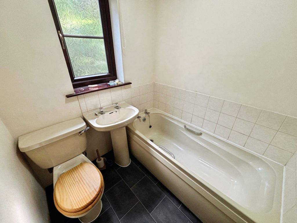 Additional image 5 of 2 bed flat for saleWarren Close, Gainsborough DN21