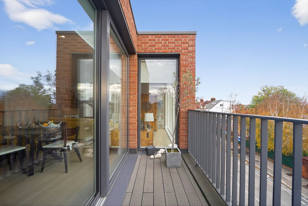 Property photo 3 of 19 Balcony