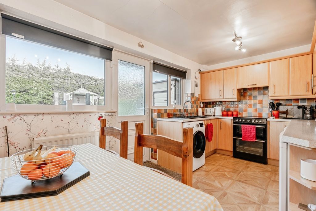 Property photo 3 of 20 Kitchen/Diner