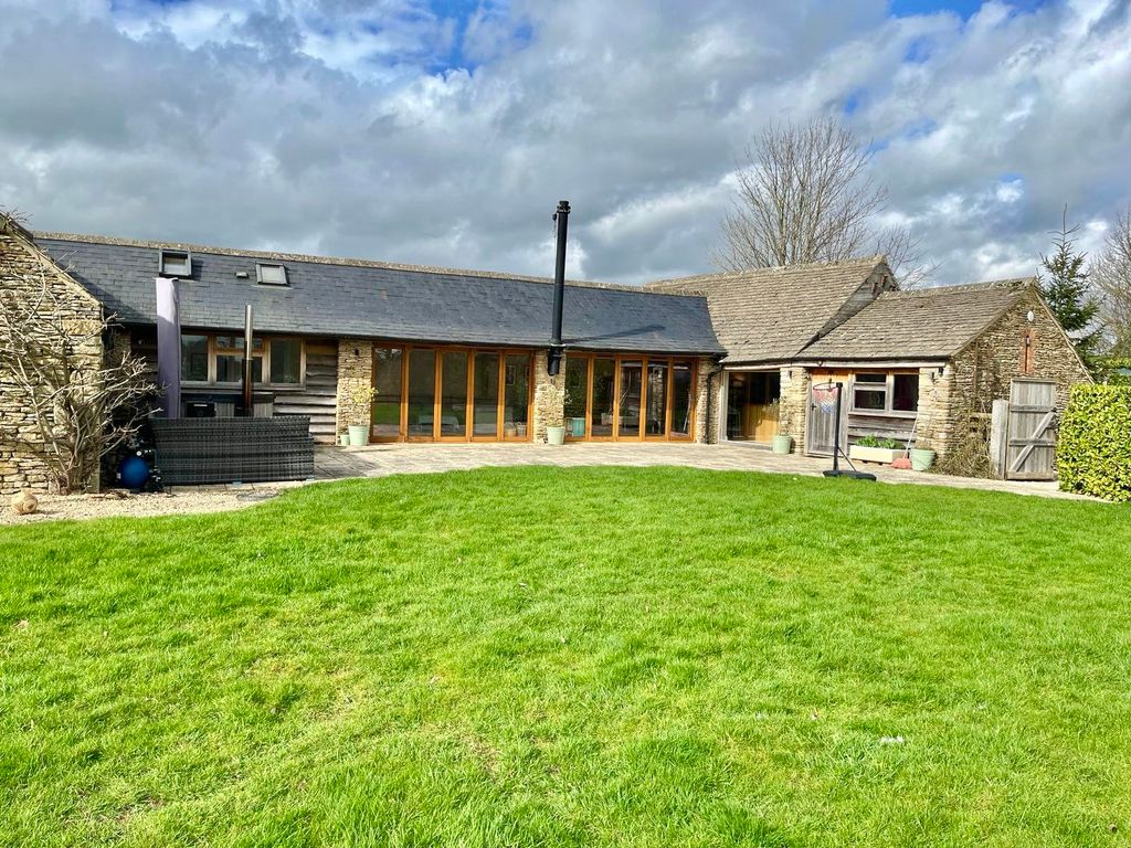 Property photo 1 of 28 Photograph