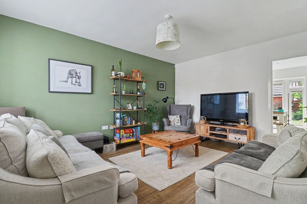 Property photo 3 of 10
