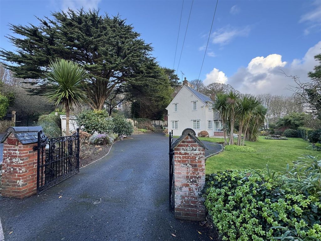 Property photo 1 of 20 Double Gated Entrance