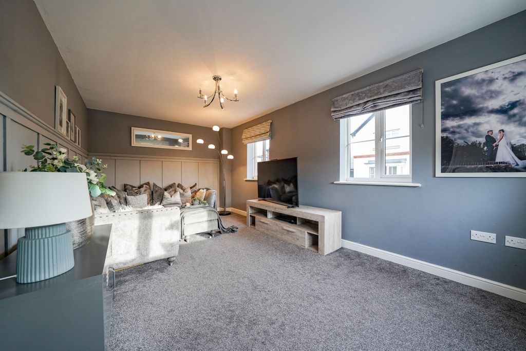 Property photo 3 of 22 Dsc01629