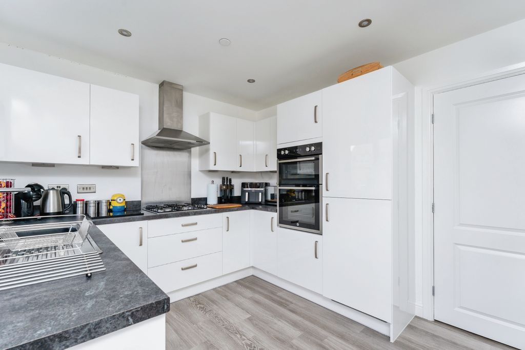 Property photo 3 of 17 Photography